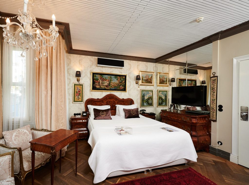 Executive Suite with Balcony - Faik Pasha Hotels, Beyoglu Istanbul