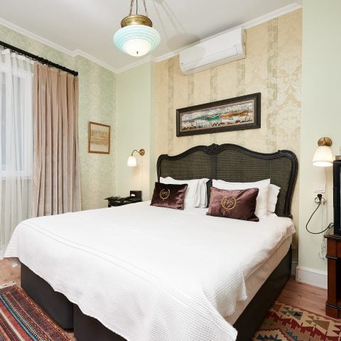 Standart Oda, Beyogludizaynotel, cukurcumaotel, beyogluhotels, istanbuldizaynhotels, istanbulsmallhotels, küçükotellertürkiye, smallhotelstürkiye, beyogluhistoricalhotel, beyogluhistoricalbuildings, beyogluarthotel, beyogludesinghotels