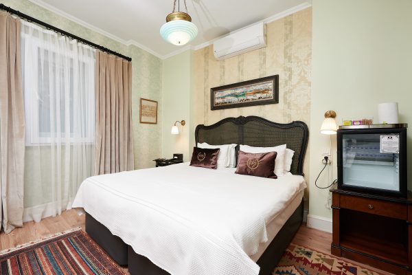 Standart Oda, Beyogludizaynotel, cukurcumaotel, beyogluhotels, istanbuldizaynhotels, istanbulsmallhotels, küçükotellertürkiye, smallhotelstürkiye, beyogluhistoricalhotel, beyogluhistoricalbuildings, beyogluarthotel, beyogludesinghotels
