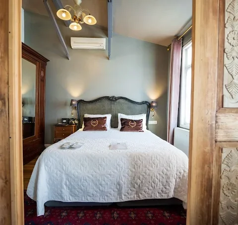 beyoğlu hotels, beyoğlu design hotels, istanbul boutique hotels, galata small hotels, cihangir small hotel, faik pasha apartments, long-term stay, art hotel, istanbul accommodation, beyoğlu apart hotel, local living