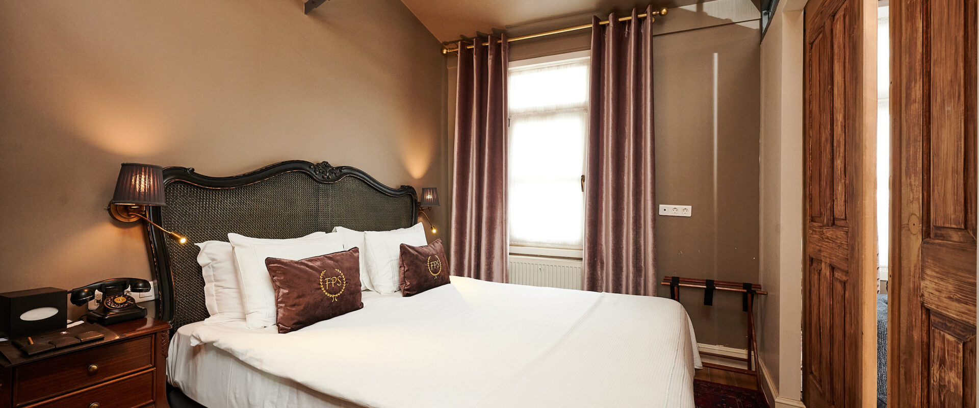 Beyoğlu Art Hotels 2026 – Complete Guide to Artistic Boutique Stays at Faik Pasha Apartments