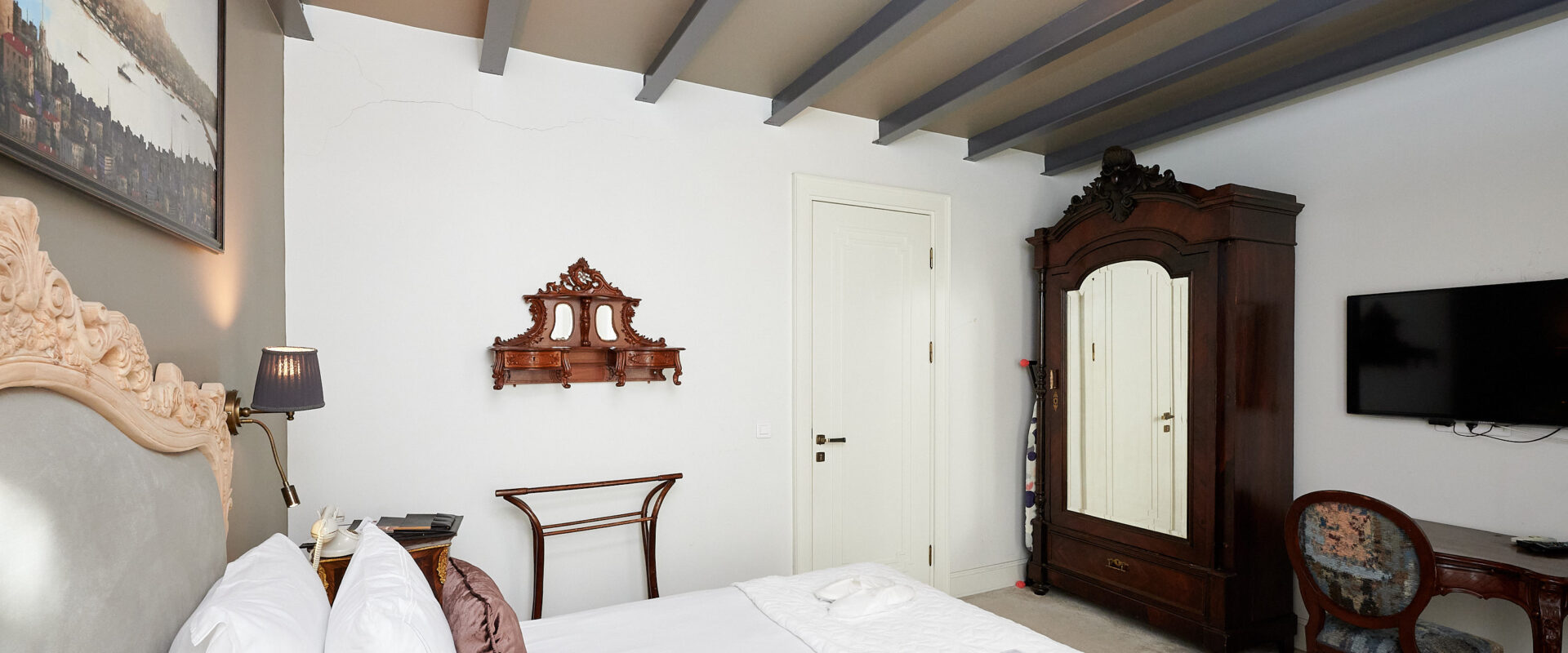 Beyoğlu Hotels 2026: The Ultimate Galata Center Accommodation Guide