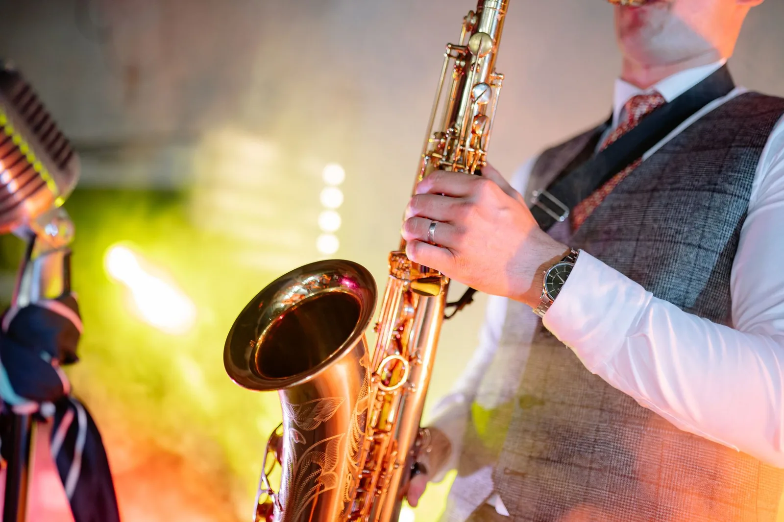 Jazz musicians performing on stage during an Istanbul concert