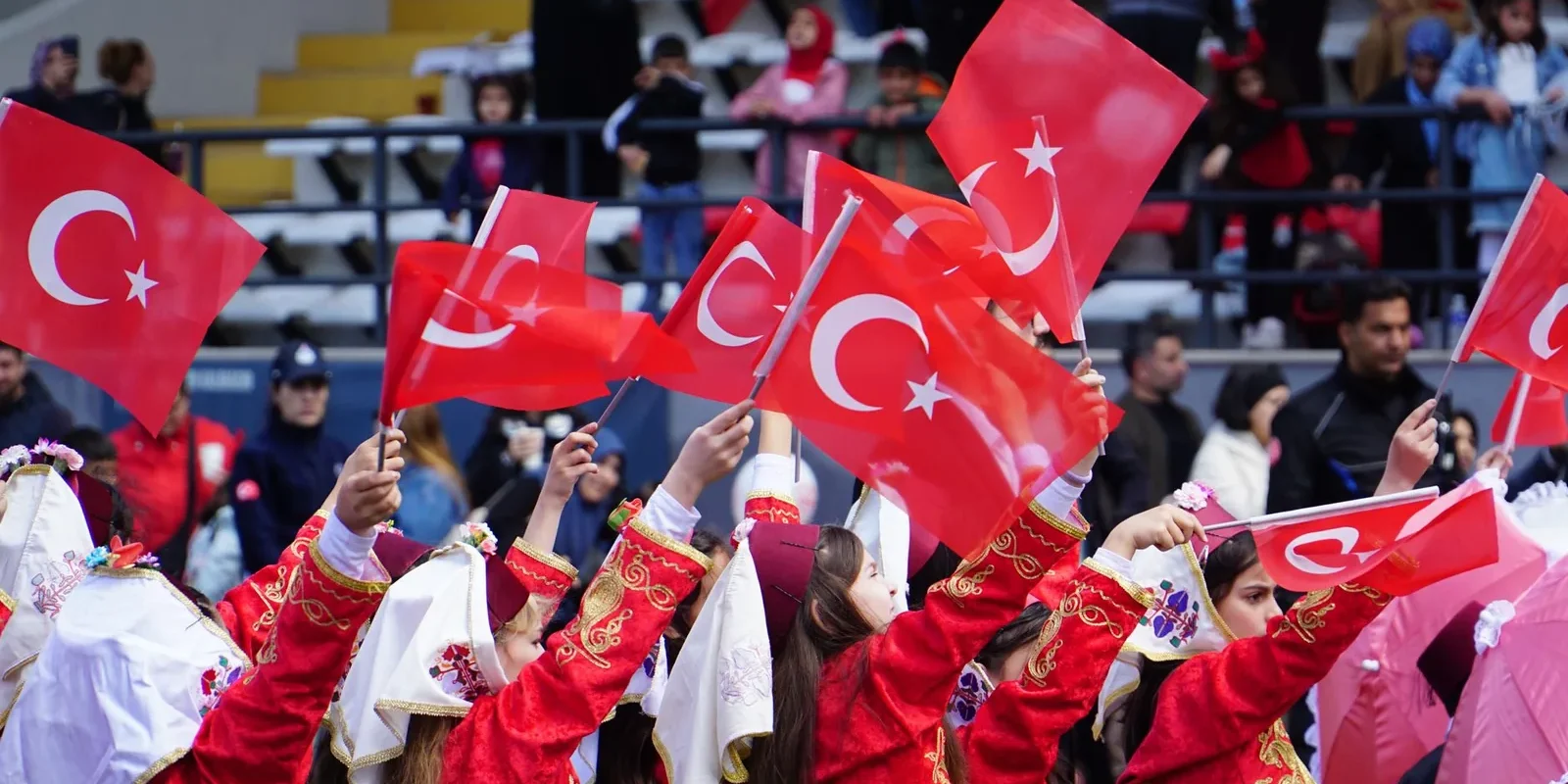 Ash The Symphonic Experience Istanbul 2026: A Beyoğlu Guide to Zorlu PSM’s Big Night