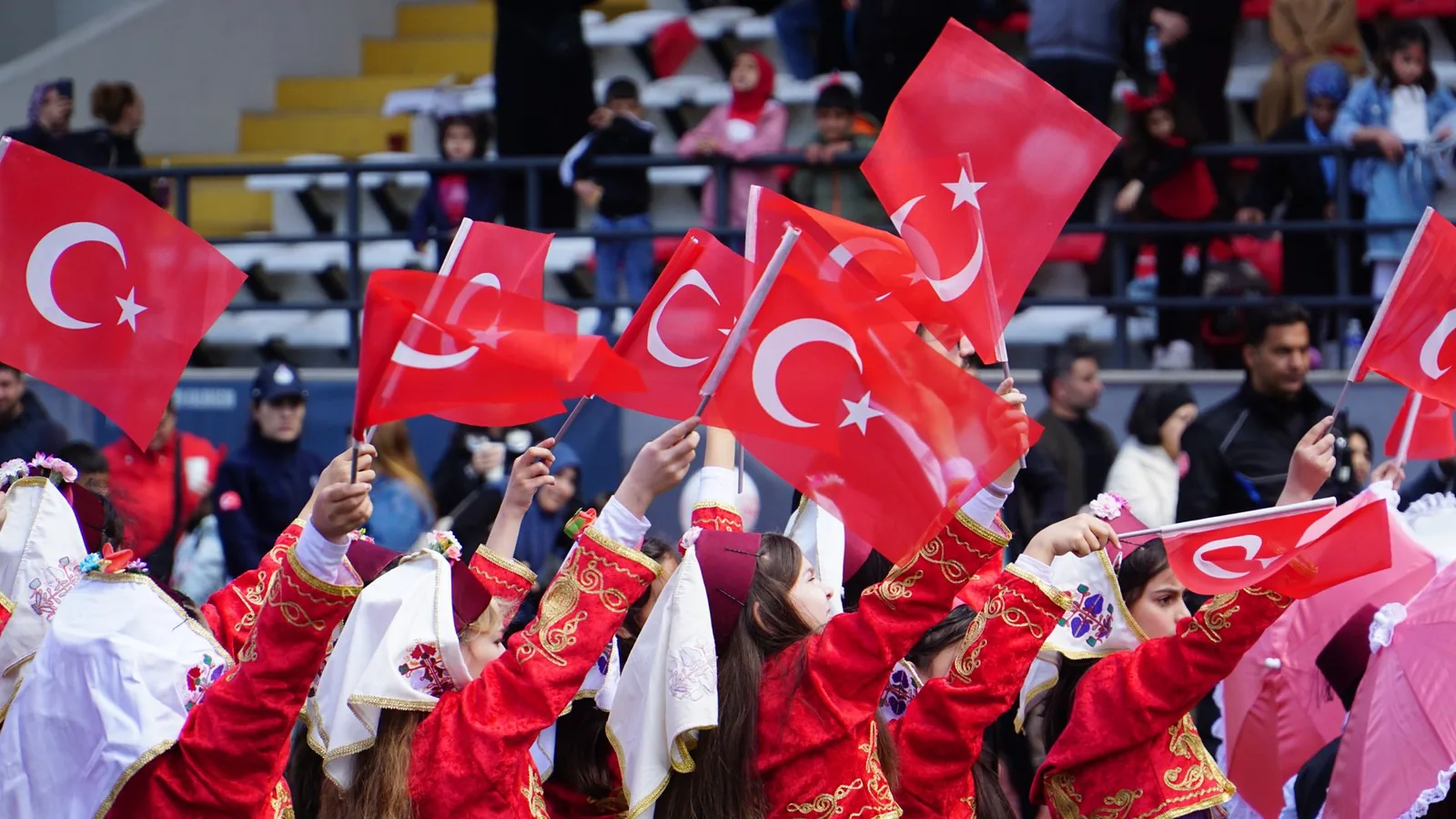 Ash The Symphonic Experience Istanbul 2026: A Beyoğlu Guide to Zorlu PSM’s Big Night