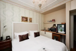 Boutique apartments istanbul with antique furniture in a historic Beyoğlu building