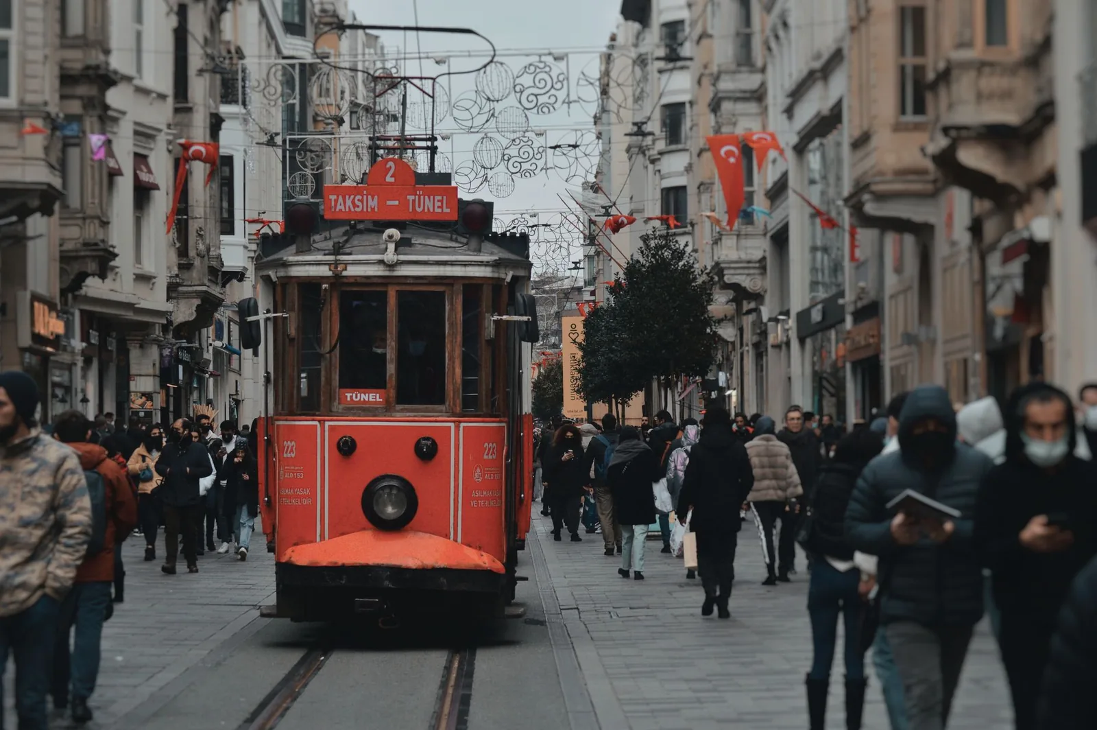 How to get from Istanbul airport to Beyoglu - arriving in Cukurcuma streets