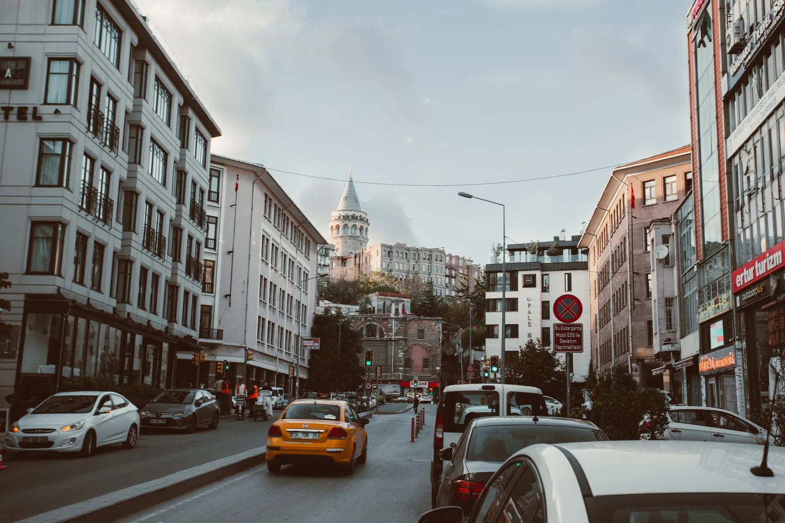 Taksi and shuttle options near Beyoglu hotels