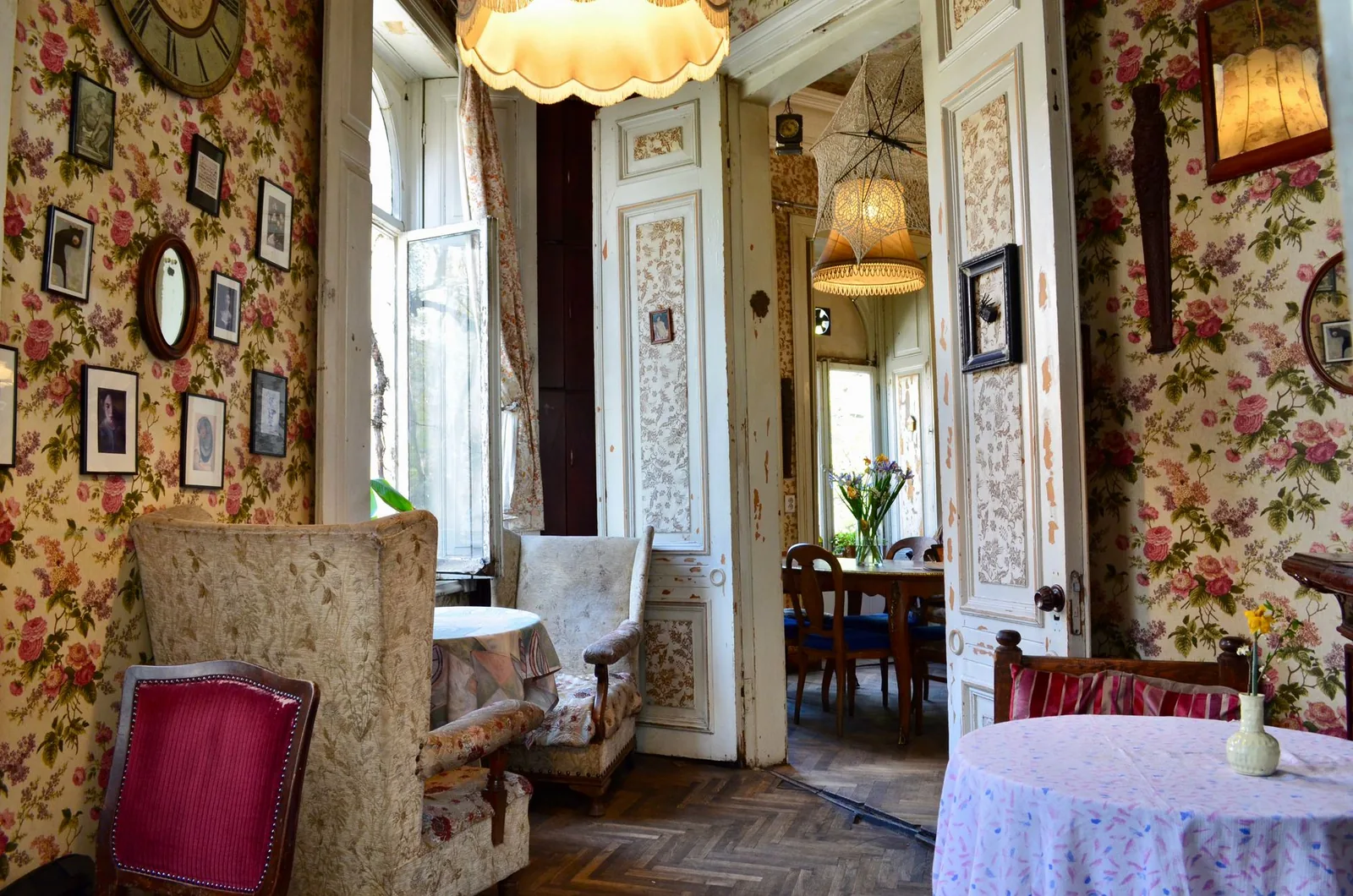 Antique-filled suite near Pera Museum at a Çukurcuma boutique hotel